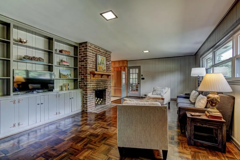 705 Glenforest Road, Atlanta, Georgia 30328, 3 Bedrooms Bedrooms, ,2 BathroomsBathrooms,Residential,Sold,705 Glenforest Road,5930722