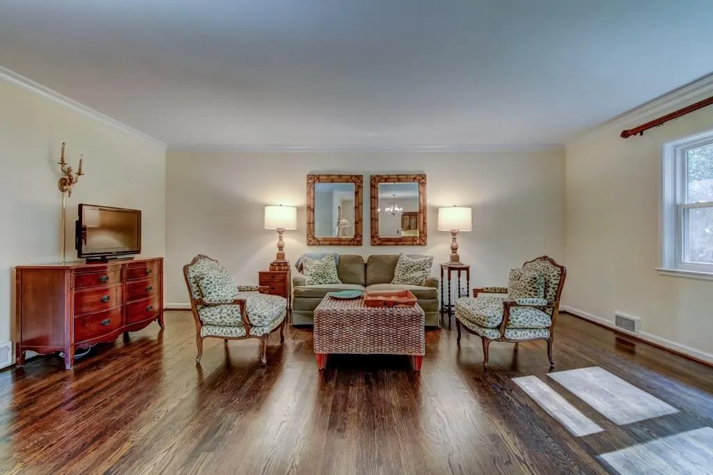 705 Glenforest Road, Atlanta, Georgia 30328, 3 Bedrooms Bedrooms, ,2 BathroomsBathrooms,Residential,Sold,705 Glenforest Road,5930722