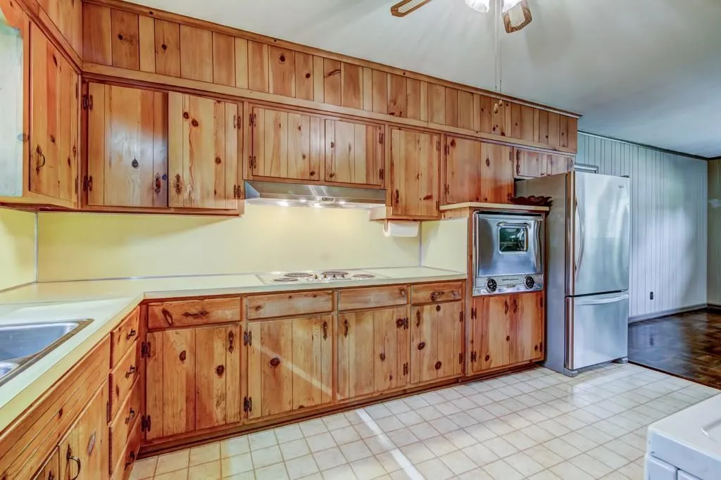 705 Glenforest Road, Atlanta, Georgia 30328, 3 Bedrooms Bedrooms, ,2 BathroomsBathrooms,Residential,Sold,705 Glenforest Road,5930722