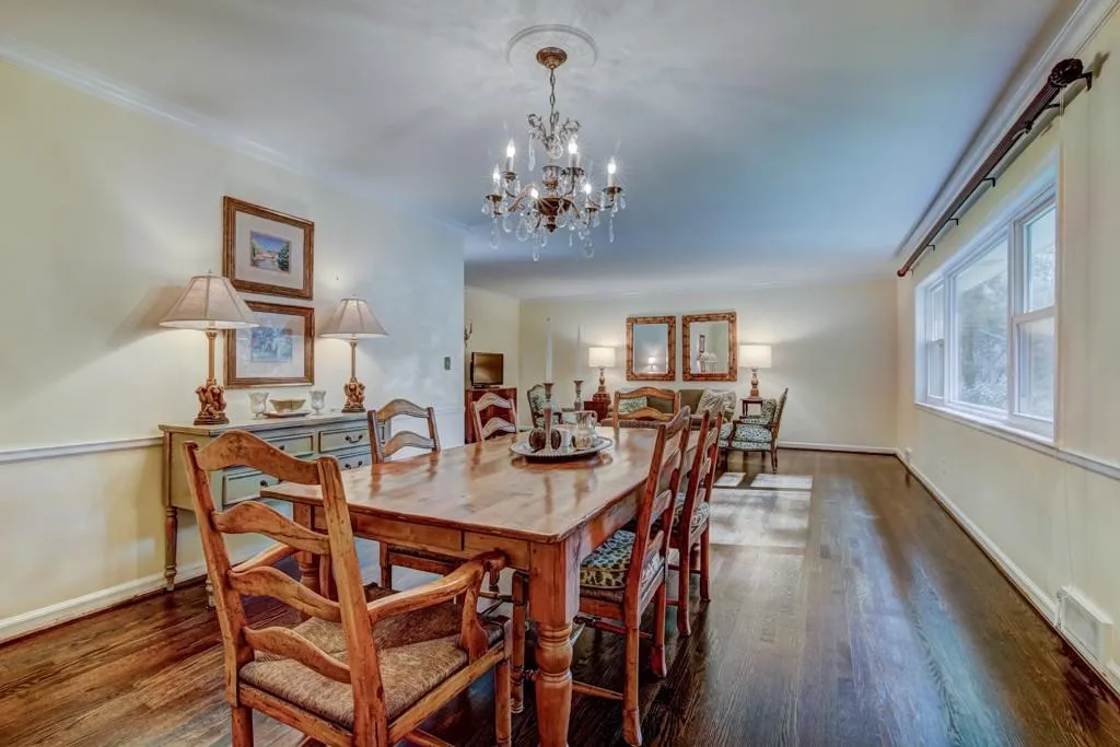 705 Glenforest Road, Atlanta, Georgia 30328, 3 Bedrooms Bedrooms, ,2 BathroomsBathrooms,Residential,Sold,705 Glenforest Road,5930722