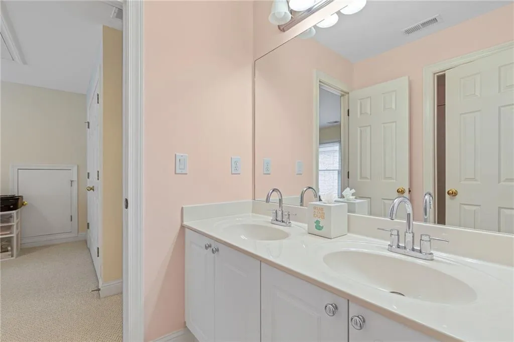 6410 Glen Oaks Lane, Sandy Springs, Georgia 30328, 4 Bedrooms Bedrooms, ,3 BathroomsBathrooms,Residential,Sold,6410 Glen Oaks Lane,7183468