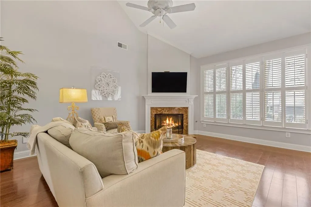 6410 Glen Oaks Lane, Sandy Springs, Georgia 30328, 4 Bedrooms Bedrooms, ,3 BathroomsBathrooms,Residential,Sold,6410 Glen Oaks Lane,7183468