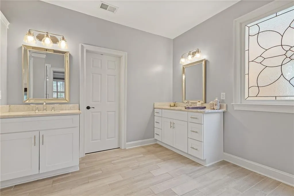 6410 Glen Oaks Lane, Sandy Springs, Georgia 30328, 4 Bedrooms Bedrooms, ,3 BathroomsBathrooms,Residential,Sold,6410 Glen Oaks Lane,7183468