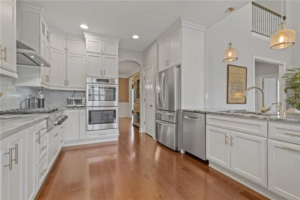 6410 Glen Oaks Lane, Sandy Springs, Georgia 30328, 4 Bedrooms Bedrooms, ,3 BathroomsBathrooms,Residential,Sold,6410 Glen Oaks Lane,7183468