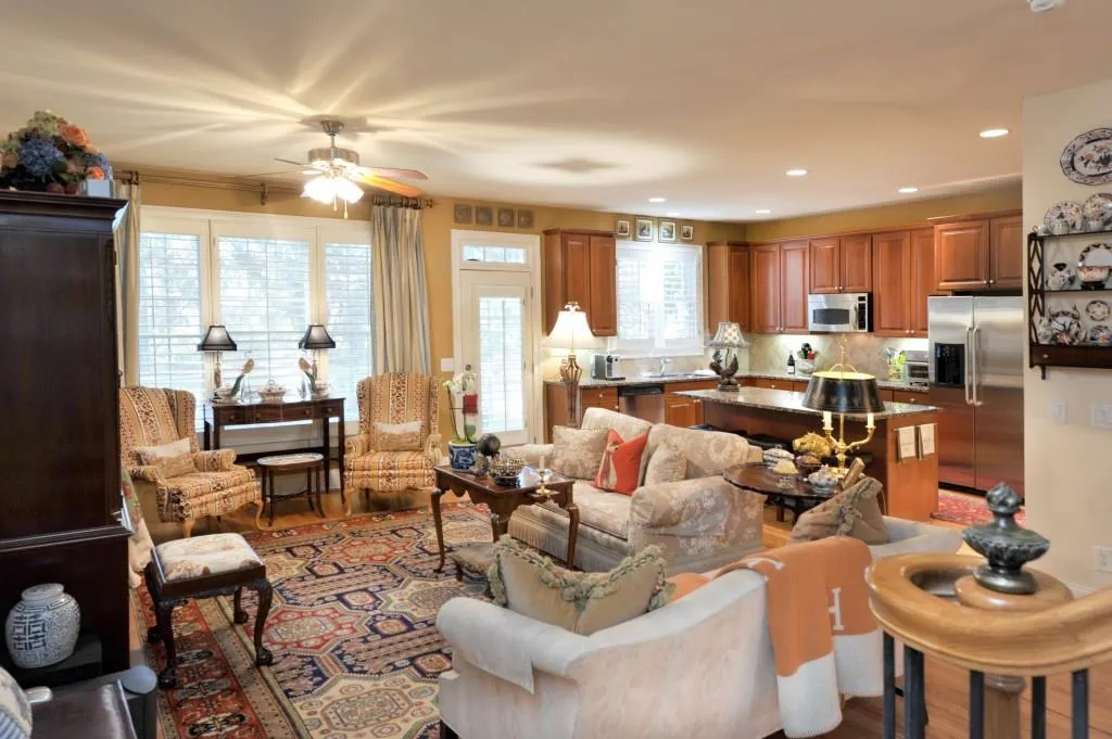 195 Mystic Court, Sandy Springs, Georgia 30342, 3 Bedrooms Bedrooms, ,3 BathroomsBathrooms,Residential,Sold,195 Mystic Court,6864408