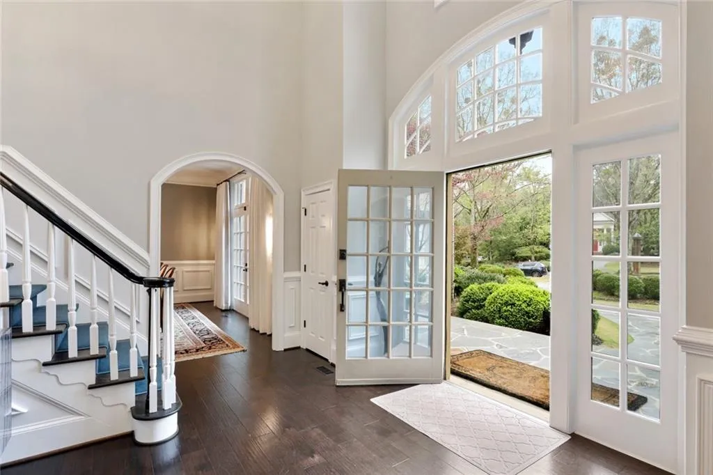 40 Old Stratton Chase, Atlanta, Georgia 30328, 5 Bedrooms Bedrooms, ,5 BathroomsBathrooms,Residential,Sold,40 Old Stratton Chase,6865254