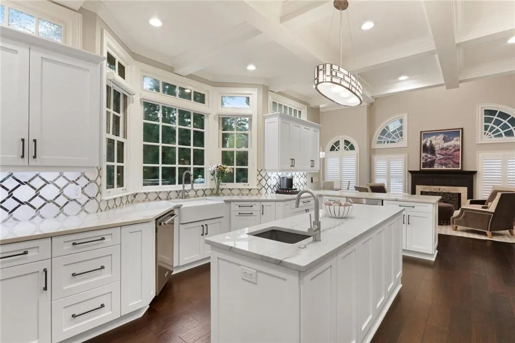 40 Old Stratton Chase, Atlanta, Georgia 30328, 5 Bedrooms Bedrooms, ,5 BathroomsBathrooms,Residential,Sold,40 Old Stratton Chase,6865254