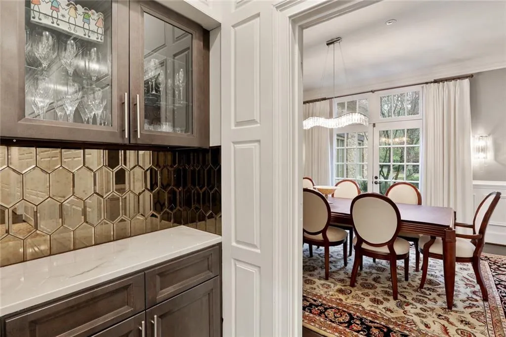 40 Old Stratton Chase, Atlanta, Georgia 30328, 5 Bedrooms Bedrooms, ,5 BathroomsBathrooms,Residential,Sold,40 Old Stratton Chase,6865254