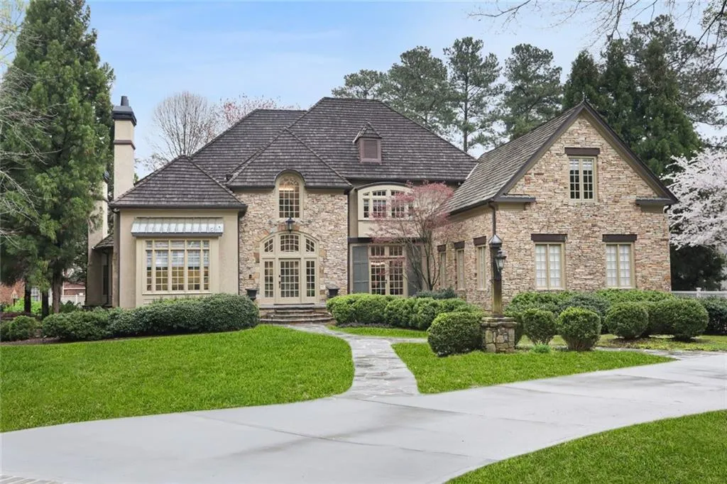 40 Old Stratton Chase, Atlanta, Georgia 30328, 5 Bedrooms Bedrooms, ,5 BathroomsBathrooms,Residential,Sold,40 Old Stratton Chase,6865254