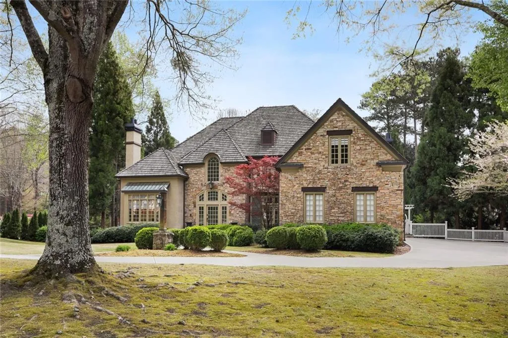 40 Old Stratton Chase, Atlanta, Georgia 30328, 5 Bedrooms Bedrooms, ,5 BathroomsBathrooms,Residential,Sold,40 Old Stratton Chase,6865254