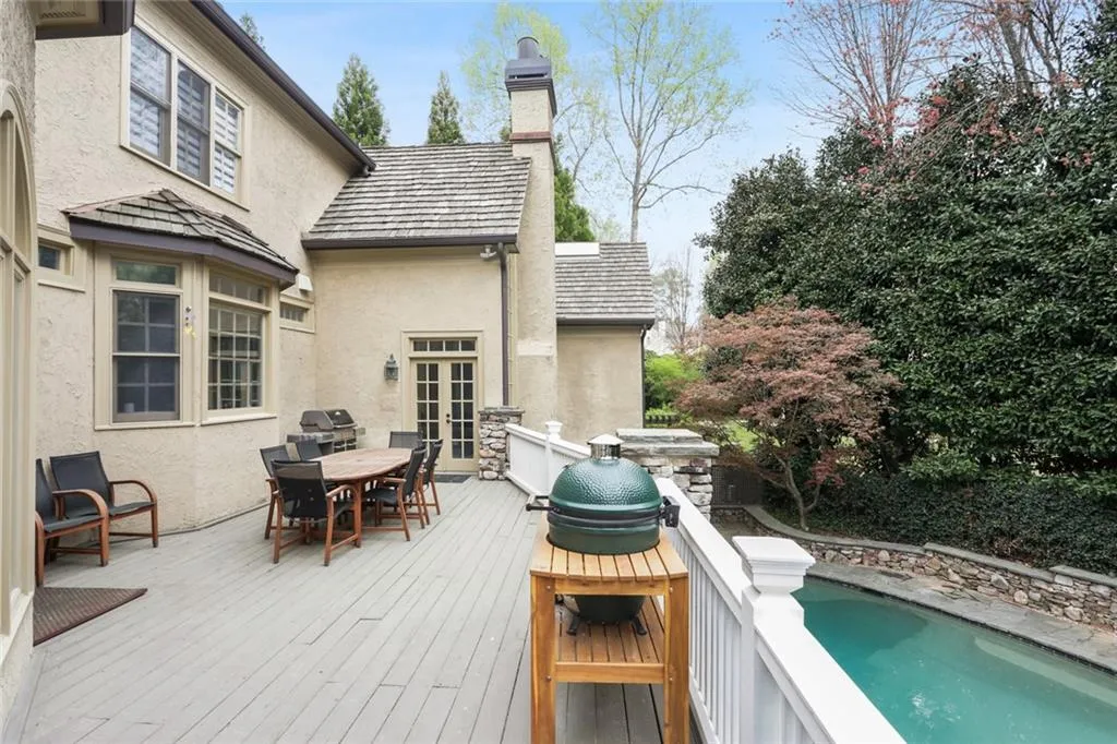 40 Old Stratton Chase, Atlanta, Georgia 30328, 5 Bedrooms Bedrooms, ,5 BathroomsBathrooms,Residential,Sold,40 Old Stratton Chase,6865254