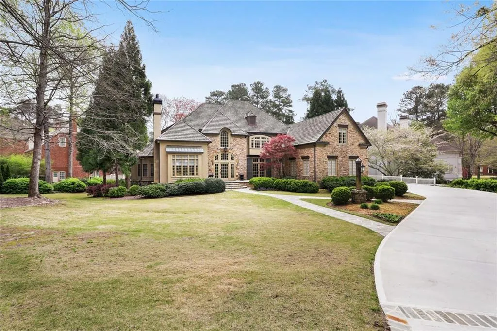 40 Old Stratton Chase, Atlanta, Georgia 30328, 5 Bedrooms Bedrooms, ,5 BathroomsBathrooms,Residential,Sold,40 Old Stratton Chase,6865254