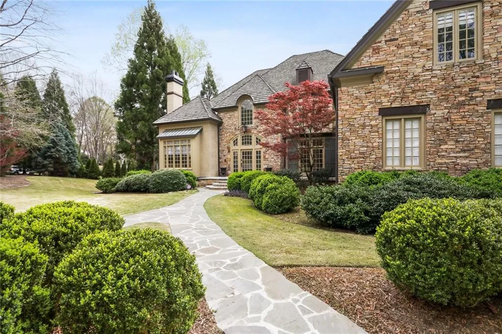 40 Old Stratton Chase, Atlanta, Georgia 30328, 5 Bedrooms Bedrooms, ,5 BathroomsBathrooms,Residential,Sold,40 Old Stratton Chase,6865254