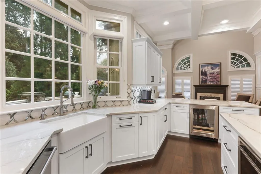 40 Old Stratton Chase, Atlanta, Georgia 30328, 5 Bedrooms Bedrooms, ,5 BathroomsBathrooms,Residential,Sold,40 Old Stratton Chase,6865254