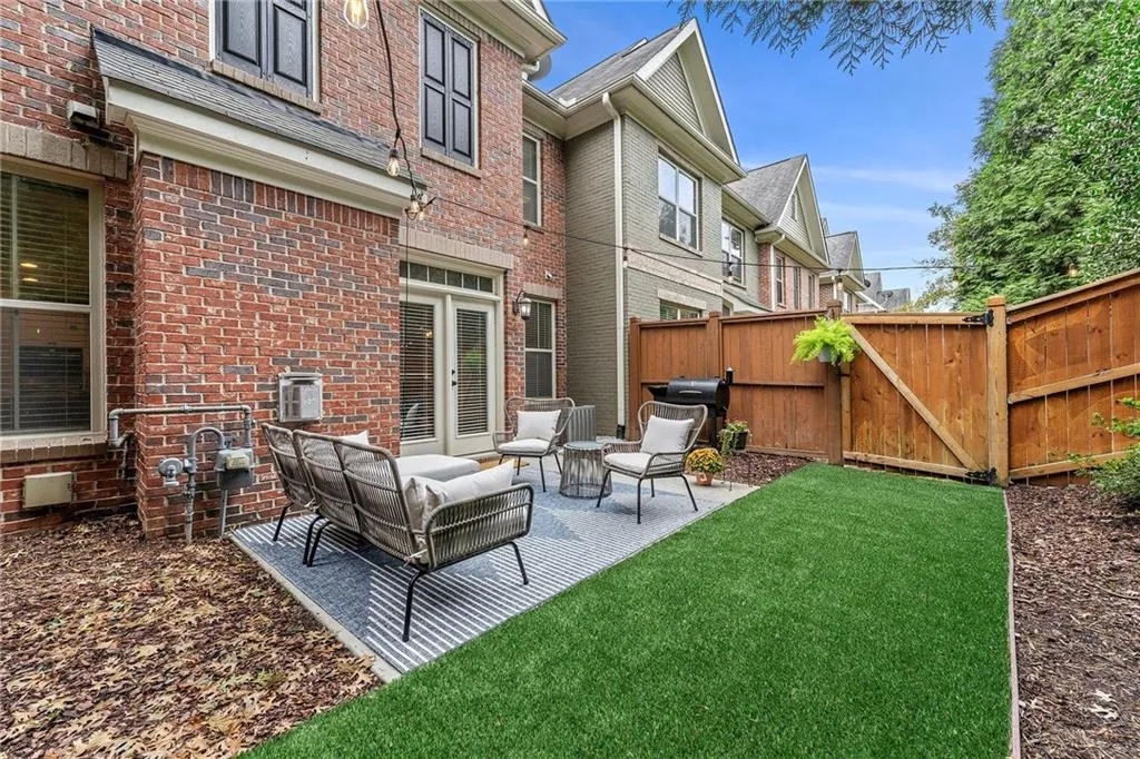 View of patio / terrace featuring an outdoor living space