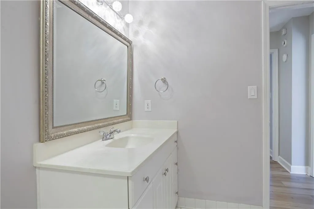 6407 Park Avenue Unit G4, Atlanta, Georgia 30342, 2 Bedrooms Bedrooms, ,1 BathroomBathrooms,Residential,Sold,6407 Park Avenue Unit G4,7374058