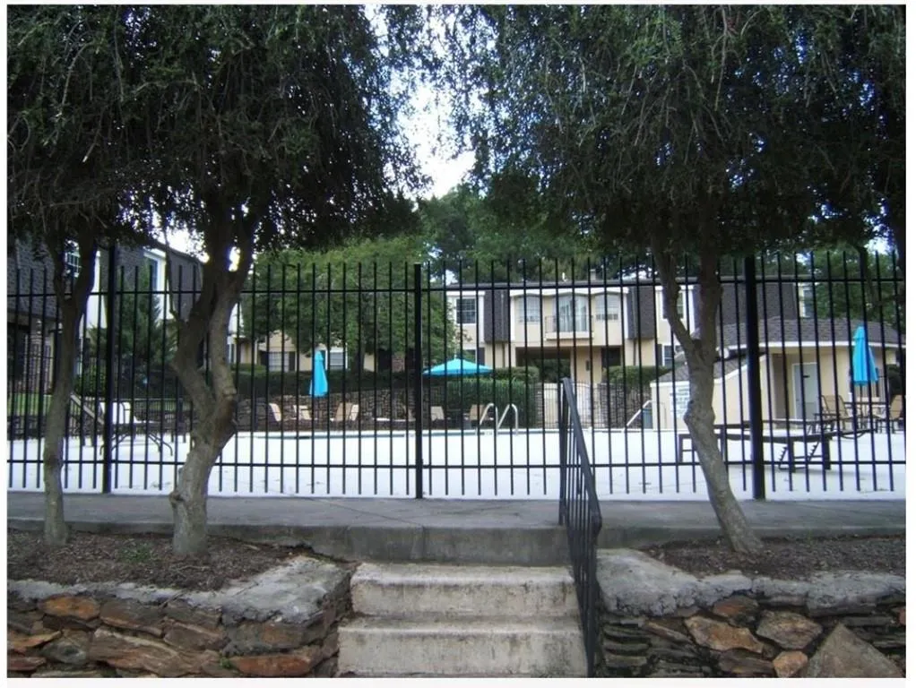 6407 Park Avenue Unit G4, Atlanta, Georgia 30342, 2 Bedrooms Bedrooms, ,1 BathroomBathrooms,Residential,Sold,6407 Park Avenue Unit G4,7374058