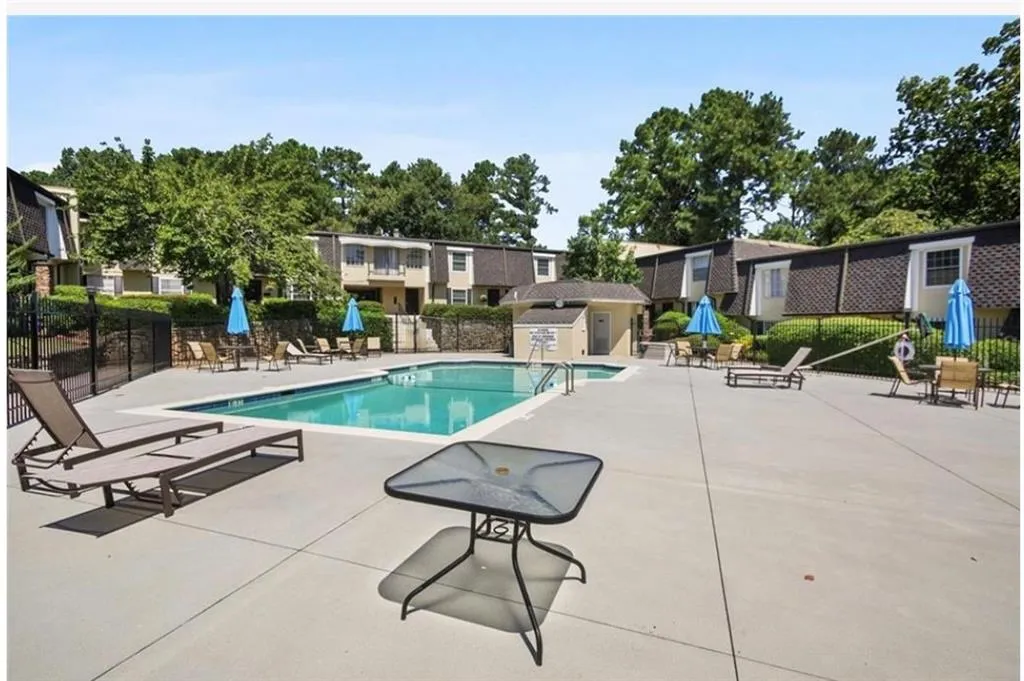 6407 Park Avenue Unit G4, Atlanta, Georgia 30342, 2 Bedrooms Bedrooms, ,1 BathroomBathrooms,Residential,Sold,6407 Park Avenue Unit G4,7374058