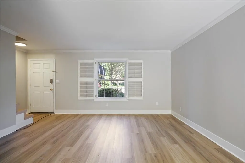 6407 Park Avenue Unit G4, Atlanta, Georgia 30342, 2 Bedrooms Bedrooms, ,1 BathroomBathrooms,Residential,Sold,6407 Park Avenue Unit G4,7374058