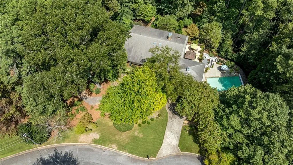 8265 Berkley Ridge, Sandy Springs, Georgia 30350, 5 Bedrooms Bedrooms, ,4 BathroomsBathrooms,Residential,For Sale,8265 Berkley Ridge,7645837