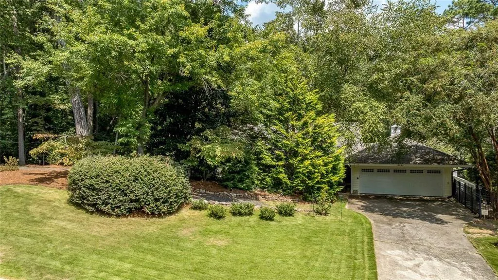 8265 Berkley Ridge, Sandy Springs, Georgia 30350, 5 Bedrooms Bedrooms, ,4 BathroomsBathrooms,Residential,For Sale,8265 Berkley Ridge,7645837