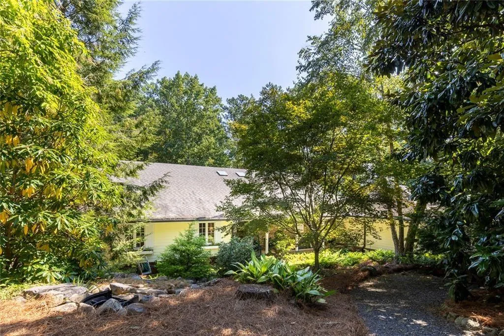 8265 Berkley Ridge, Sandy Springs, Georgia 30350, 5 Bedrooms Bedrooms, ,4 BathroomsBathrooms,Residential,For Sale,8265 Berkley Ridge,7645837