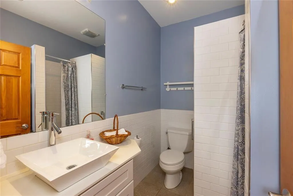 8265 Berkley Ridge, Sandy Springs, Georgia 30350, 5 Bedrooms Bedrooms, ,4 BathroomsBathrooms,Residential,For Sale,8265 Berkley Ridge,7645837