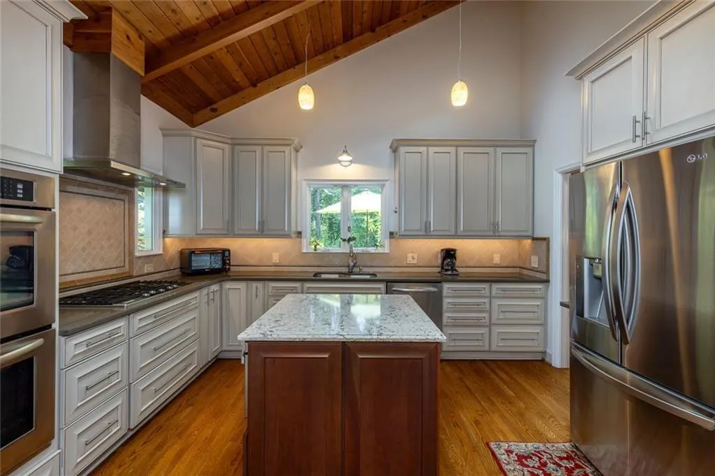 8265 Berkley Ridge, Sandy Springs, Georgia 30350, 5 Bedrooms Bedrooms, ,4 BathroomsBathrooms,Residential,For Sale,8265 Berkley Ridge,7645837