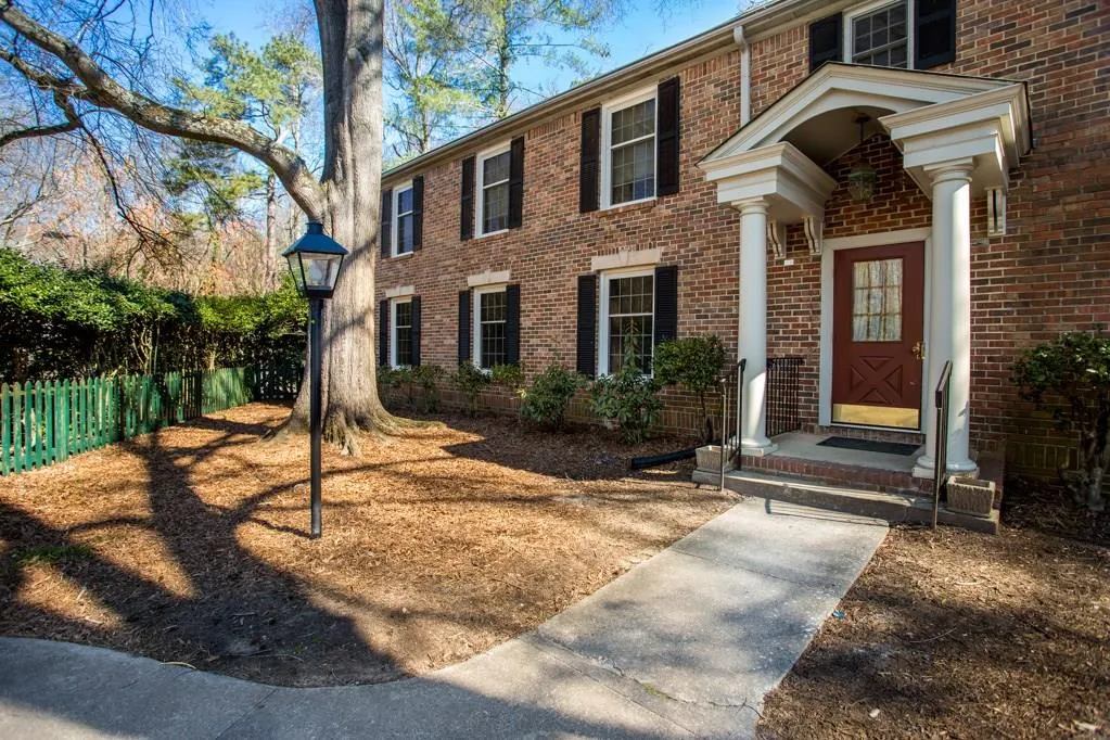 6700 Roswell Road Unit 11a, Atlanta, Georgia 30328, 3 Bedrooms Bedrooms, ,2 BathroomsBathrooms,Residential,Sold,6700 Roswell Road Unit 11a,5980056