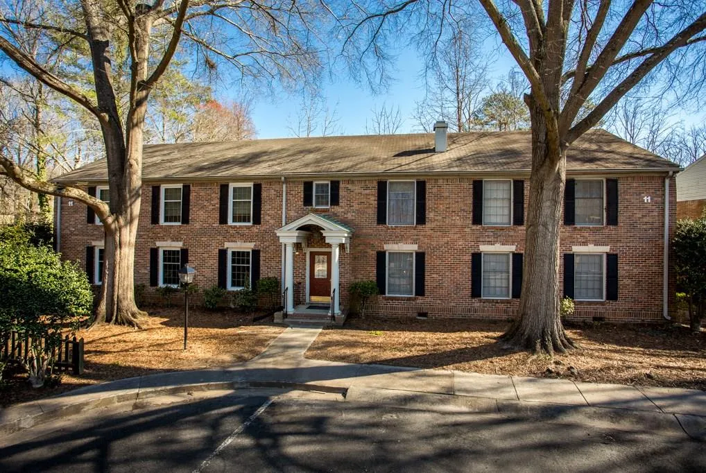 6700 Roswell Road Unit 11a, Atlanta, Georgia 30328, 3 Bedrooms Bedrooms, ,2 BathroomsBathrooms,Residential,Sold,6700 Roswell Road Unit 11a,5980056