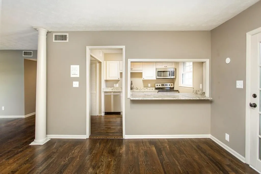 6700 Roswell Road Unit 11a, Atlanta, Georgia 30328, 3 Bedrooms Bedrooms, ,2 BathroomsBathrooms,Residential,Sold,6700 Roswell Road Unit 11a,5980056