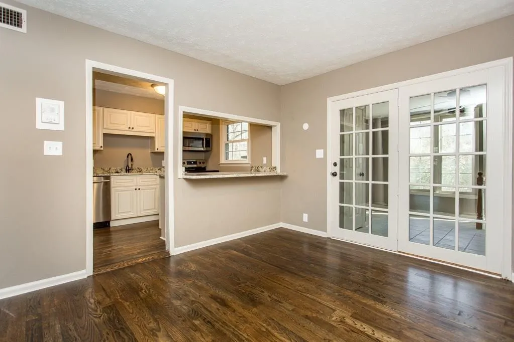 6700 Roswell Road Unit 11a, Atlanta, Georgia 30328, 3 Bedrooms Bedrooms, ,2 BathroomsBathrooms,Residential,Sold,6700 Roswell Road Unit 11a,5980056