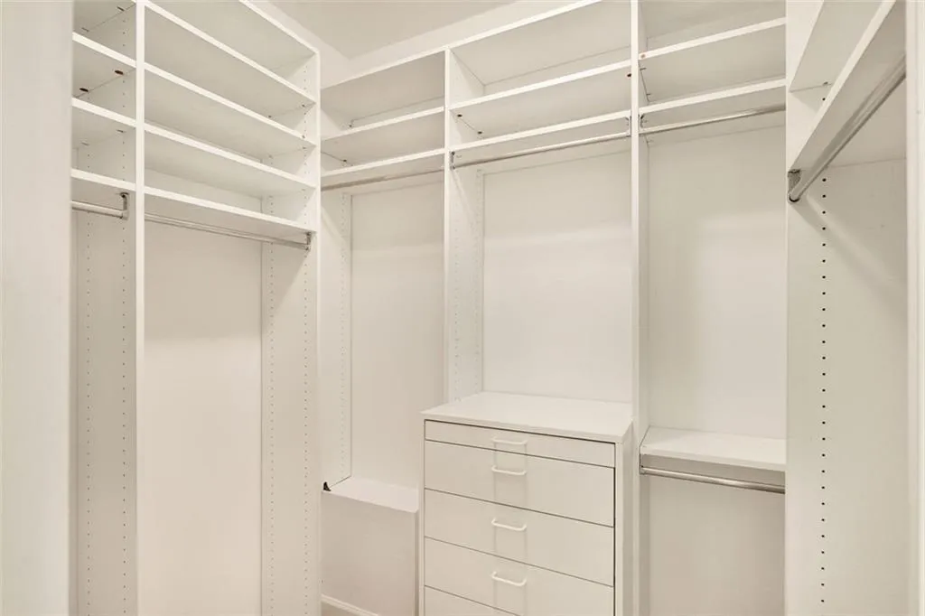 5680 River Oaks Place, Atlanta, Georgia 30327, 2 Bedrooms Bedrooms, ,2 BathroomsBathrooms,Residential,Sold,5680 River Oaks Place,7042879