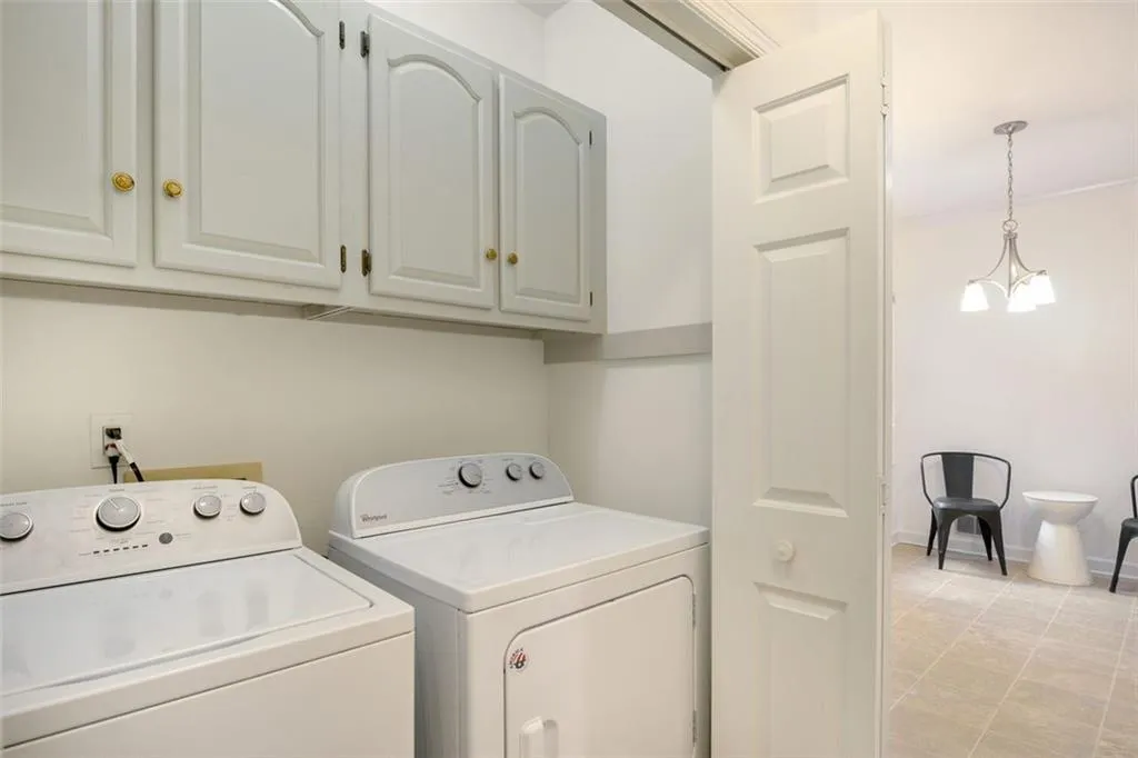 5680 River Oaks Place, Atlanta, Georgia 30327, 2 Bedrooms Bedrooms, ,2 BathroomsBathrooms,Residential,Sold,5680 River Oaks Place,7042879