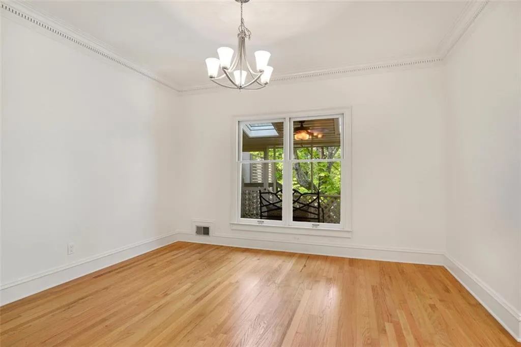 5680 River Oaks Place, Atlanta, Georgia 30327, 2 Bedrooms Bedrooms, ,2 BathroomsBathrooms,Residential,Sold,5680 River Oaks Place,7042879