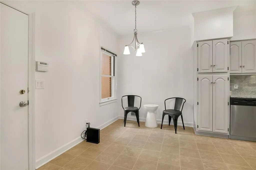 5680 River Oaks Place, Atlanta, Georgia 30327, 2 Bedrooms Bedrooms, ,2 BathroomsBathrooms,Residential,Sold,5680 River Oaks Place,7042879