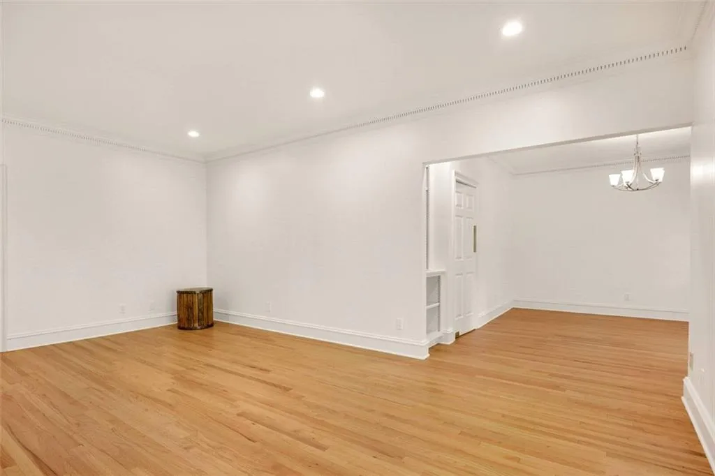 5680 River Oaks Place, Atlanta, Georgia 30327, 2 Bedrooms Bedrooms, ,2 BathroomsBathrooms,Residential,Sold,5680 River Oaks Place,7042879