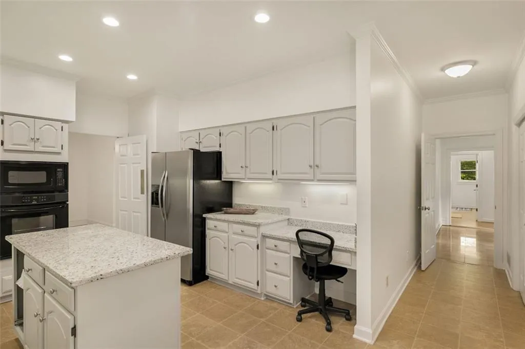 5680 River Oaks Place, Atlanta, Georgia 30327, 2 Bedrooms Bedrooms, ,2 BathroomsBathrooms,Residential,Sold,5680 River Oaks Place,7042879