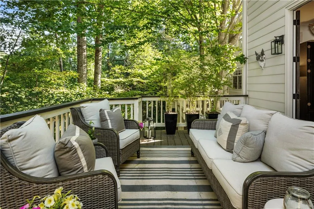 20 Pointe Terrace Se, Atlanta, Georgia 30339, 3 Bedrooms Bedrooms, ,2 BathroomsBathrooms,Residential,For Sale,20 Pointe Terrace Se,7666880