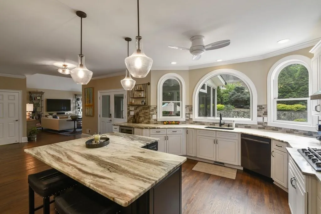 205 Summerhouse Lane, Sandy Springs, Georgia 30350, 5 Bedrooms Bedrooms, ,5 BathroomsBathrooms,Residential,Sold,205 Summerhouse Lane,6731993
