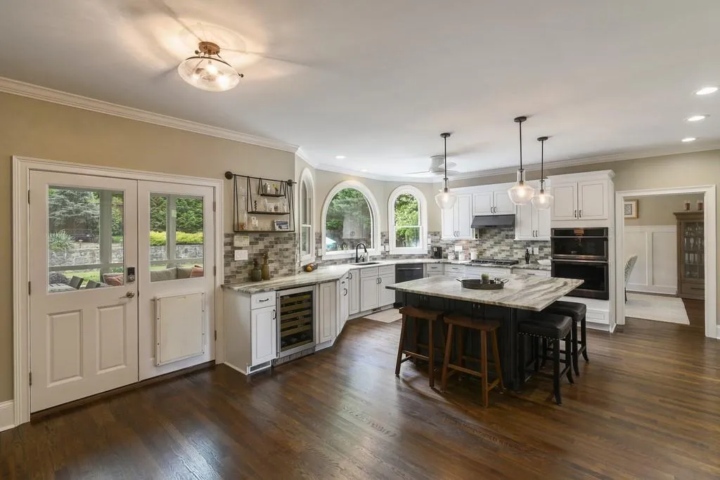 205 Summerhouse Lane, Sandy Springs, Georgia 30350, 5 Bedrooms Bedrooms, ,5 BathroomsBathrooms,Residential,Sold,205 Summerhouse Lane,6731993