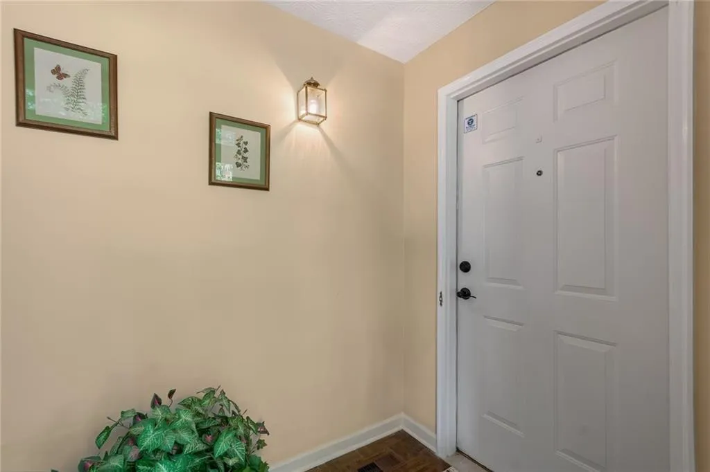 9010 Carroll Manor Drive, Sandy Springs, Georgia 30350, 3 Bedrooms Bedrooms, ,2 BathroomsBathrooms,Residential,Sold,9010 Carroll Manor Drive,6782749