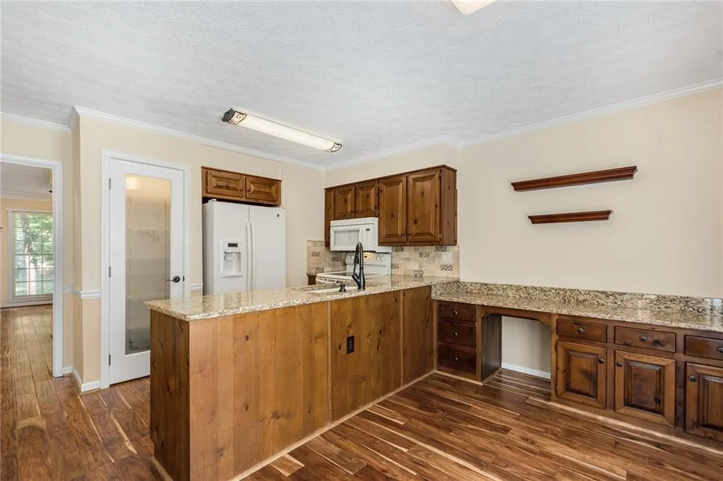 9010 Carroll Manor Drive, Sandy Springs, Georgia 30350, 3 Bedrooms Bedrooms, ,2 BathroomsBathrooms,Residential,Sold,9010 Carroll Manor Drive,6782749