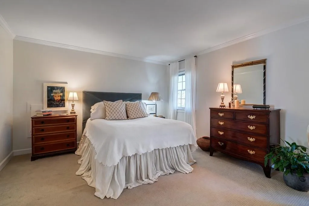 5684 River Oaks Place, Atlanta, Georgia 30327, 3 Bedrooms Bedrooms, ,2 BathroomsBathrooms,Residential,Sold,5684 River Oaks Place,6879250