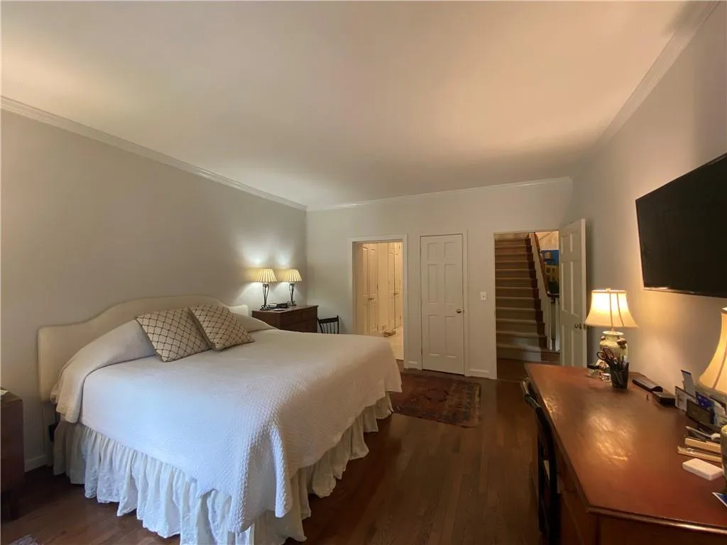 5684 River Oaks Place, Atlanta, Georgia 30327, 3 Bedrooms Bedrooms, ,2 BathroomsBathrooms,Residential,Sold,5684 River Oaks Place,6879250