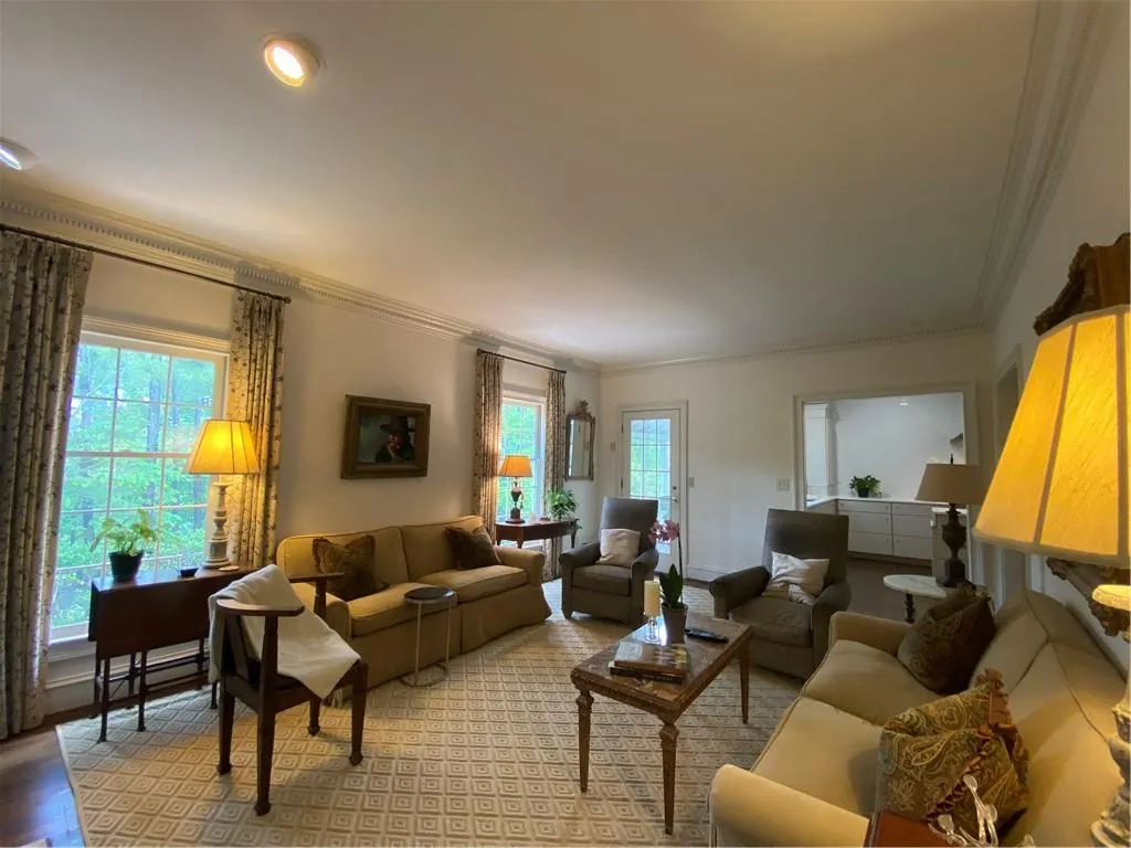 5684 River Oaks Place, Atlanta, Georgia 30327, 3 Bedrooms Bedrooms, ,2 BathroomsBathrooms,Residential,Sold,5684 River Oaks Place,6879250