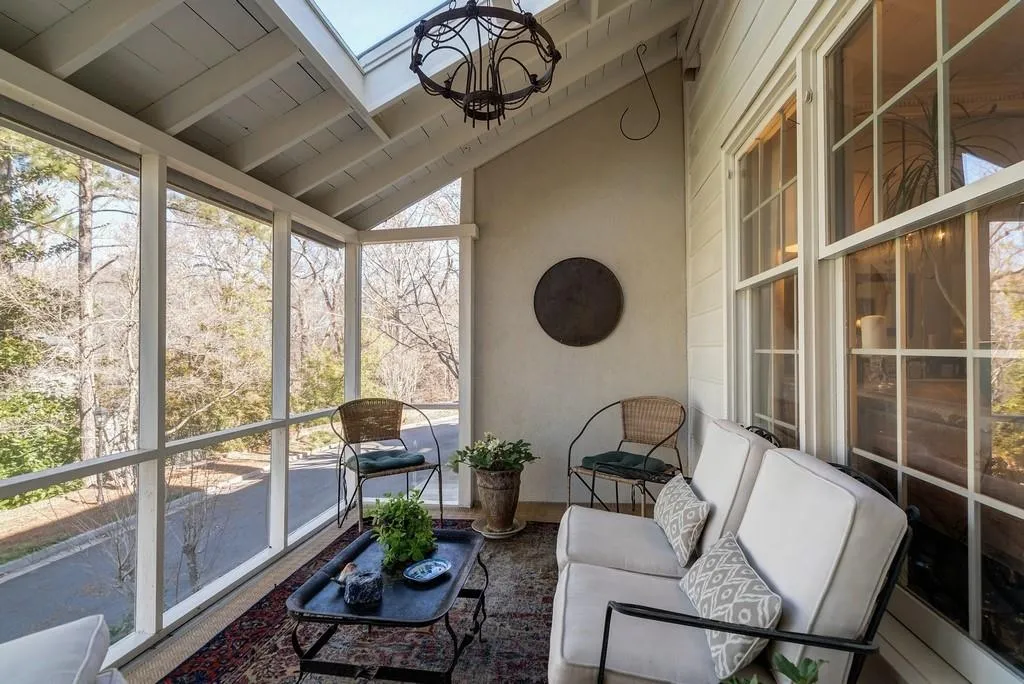 5684 River Oaks Place, Atlanta, Georgia 30327, 3 Bedrooms Bedrooms, ,2 BathroomsBathrooms,Residential,Sold,5684 River Oaks Place,6879250