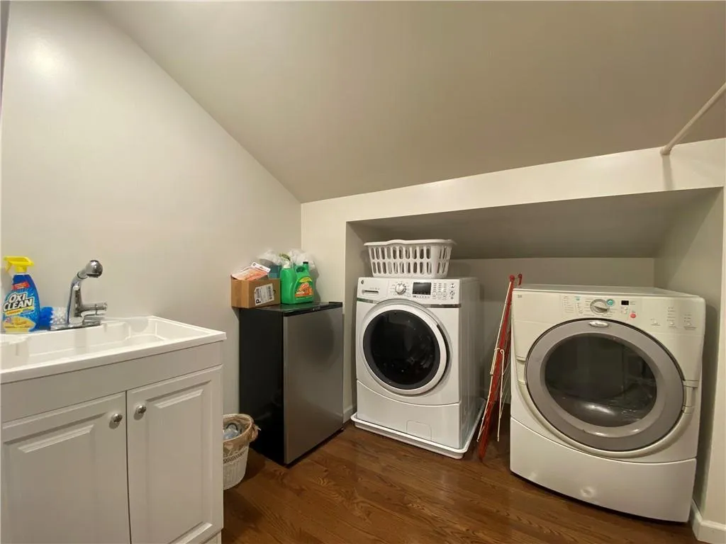 5684 River Oaks Place, Atlanta, Georgia 30327, 3 Bedrooms Bedrooms, ,2 BathroomsBathrooms,Residential,Sold,5684 River Oaks Place,6879250