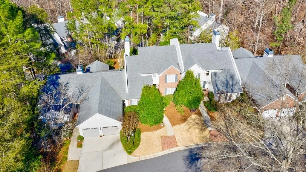 5684 River Oaks Place, Atlanta, Georgia 30327, 3 Bedrooms Bedrooms, ,2 BathroomsBathrooms,Residential,Sold,5684 River Oaks Place,6879250