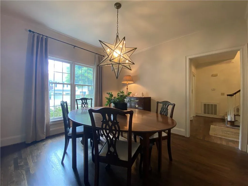 5684 River Oaks Place, Atlanta, Georgia 30327, 3 Bedrooms Bedrooms, ,2 BathroomsBathrooms,Residential,Sold,5684 River Oaks Place,6879250